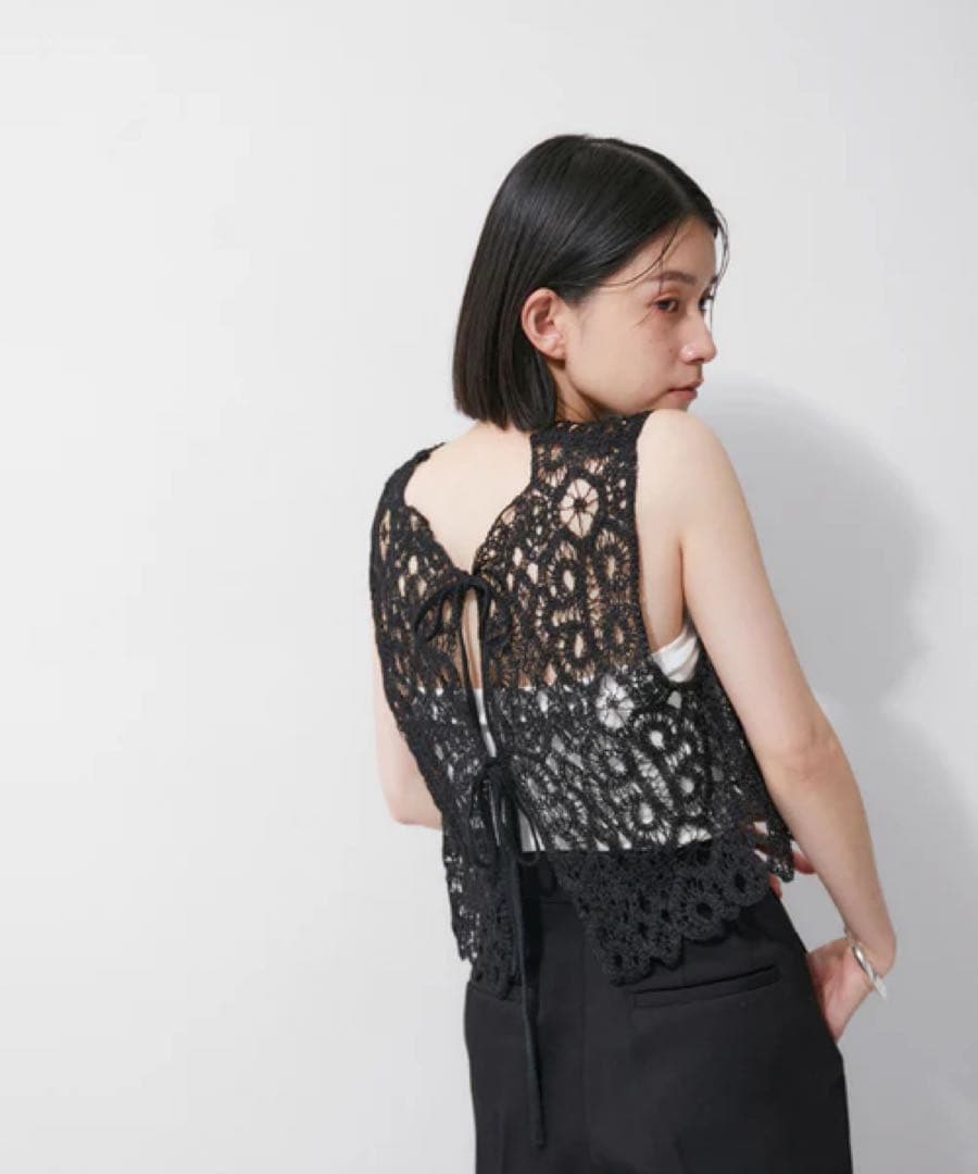 あADAM ET ROPÉ FEMMEクロシェレースジレ　ブラック