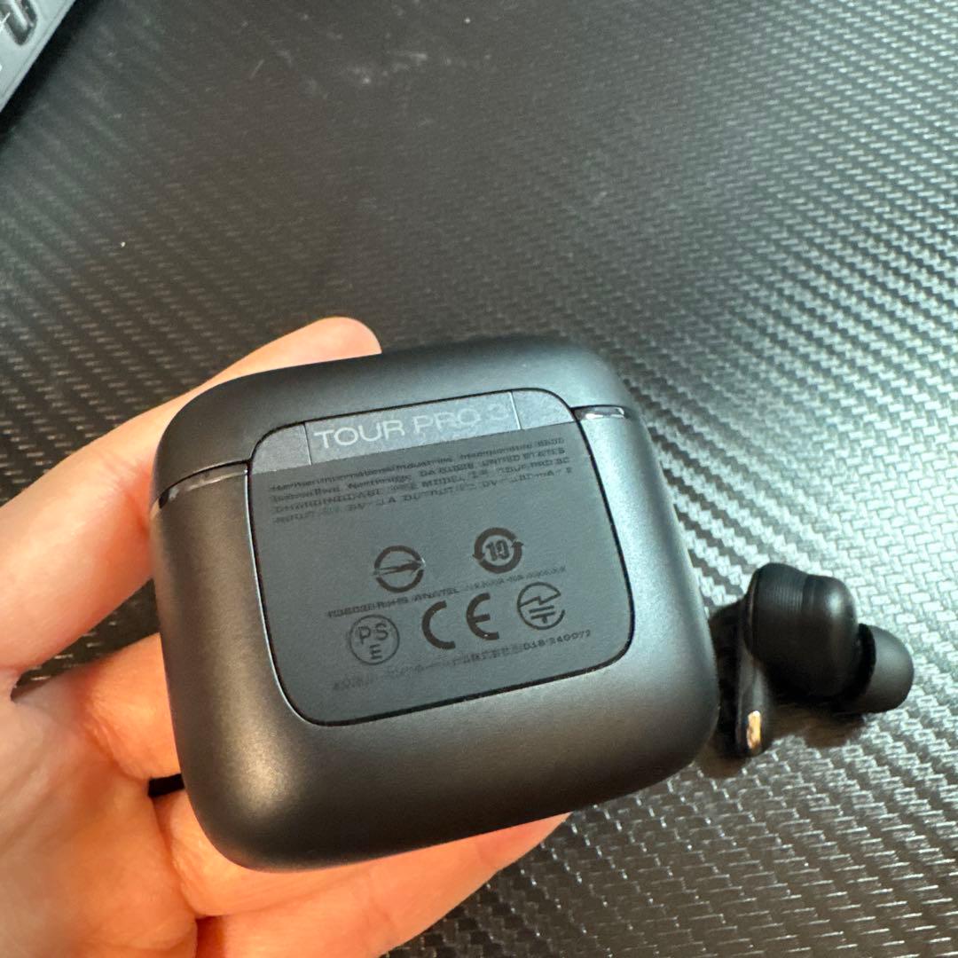 JBL TOUR PRO 3 ブラック　ワイヤレスイヤホン