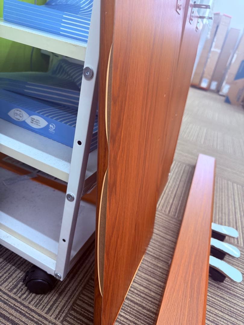 電子ピアノ88鍵盤　ハンマーアクション鍵盤　３本ペダル　ウォールナット