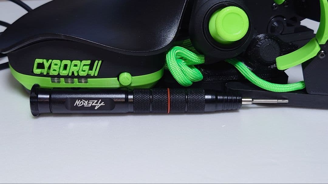 Azeron Cyborg II ゲーミングキーボード本体 グリーン