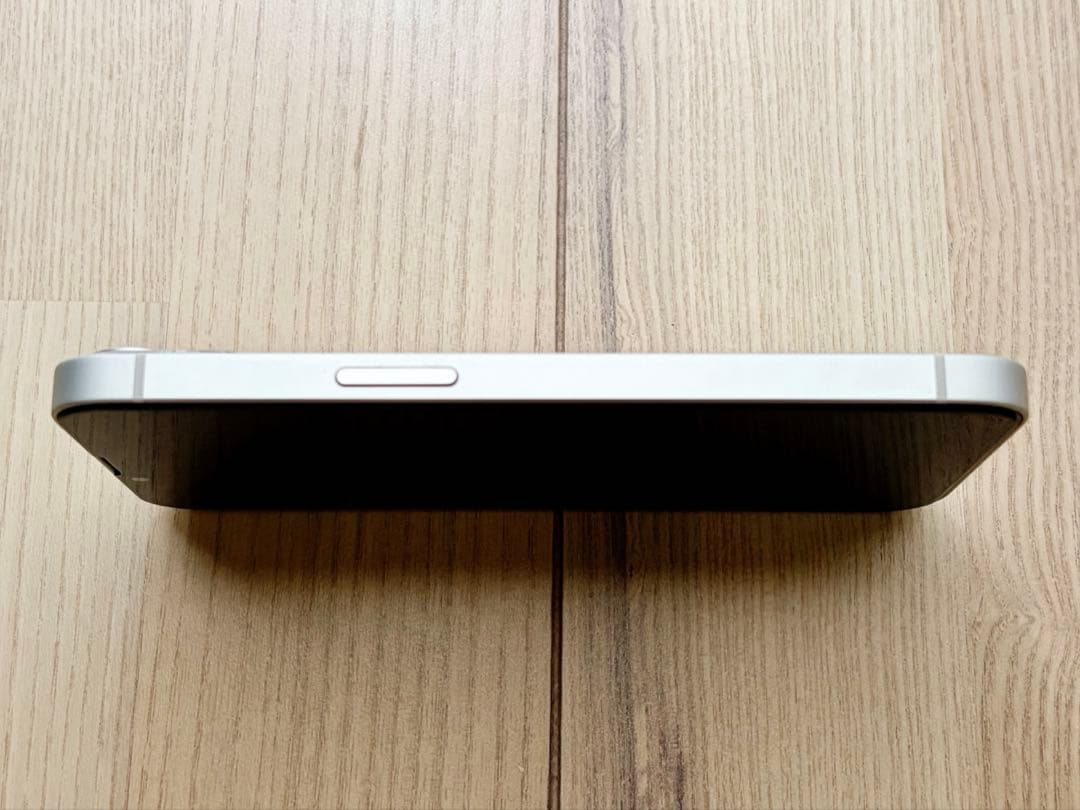 iPhone13 256GB スターライト（ホワイト）