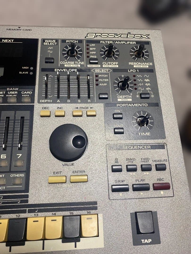 Roland MC-505 グルーヴボックス