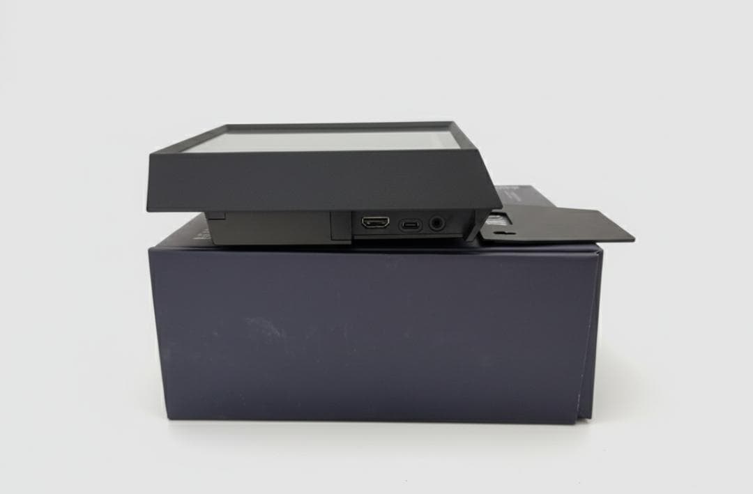 （新品）Looking Glass Portrait