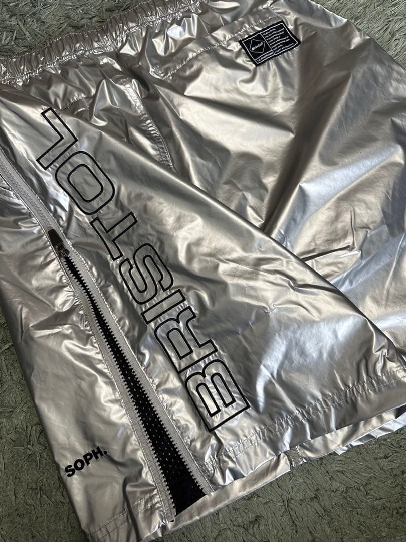 F.C.R.B. シルバー ショートパンツ ブリストル Bristol