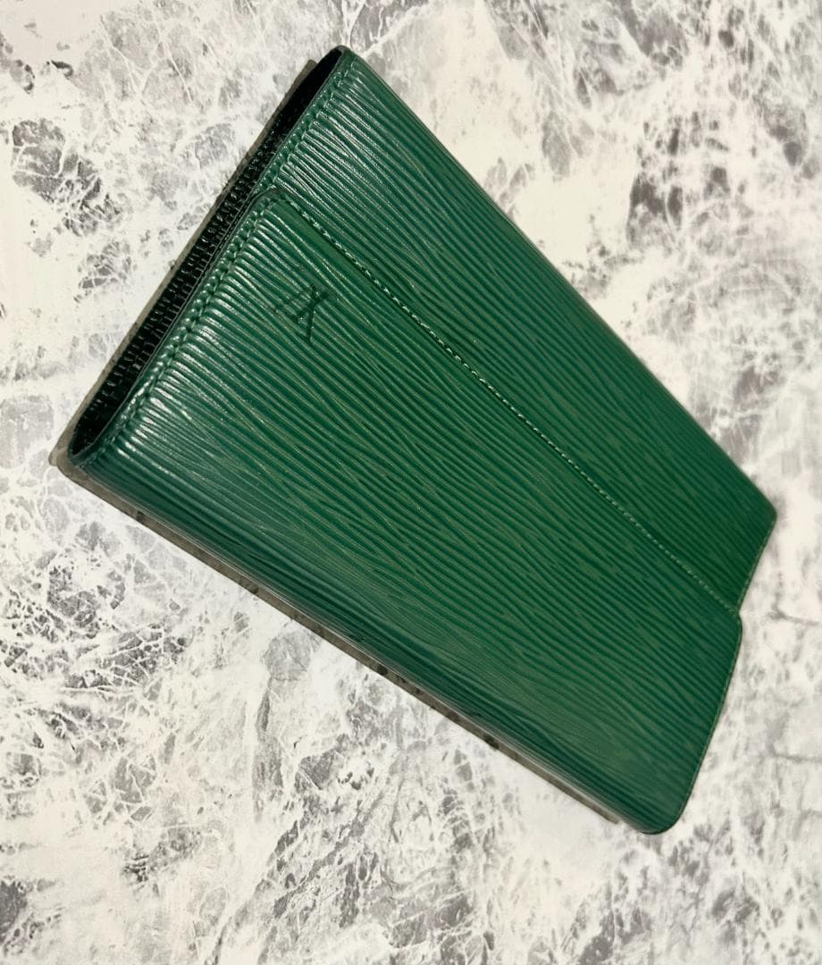 LOUIS VUITTON 財布 インターナショナル エピ　グリーン