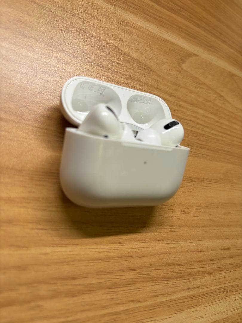 AirPods Pro ホワイト 本体と充電ケース