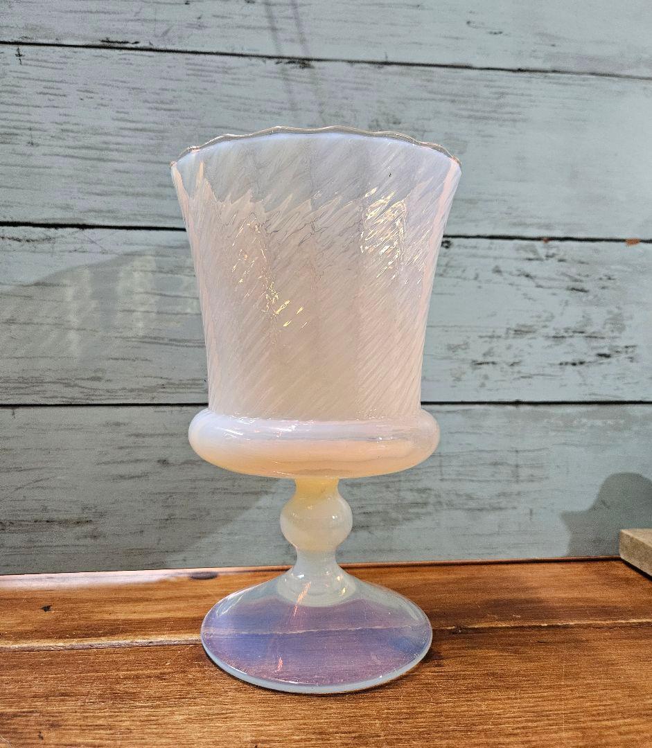 フランスアンティーク オパールセントガラスの花瓶 グラス フラワーベース