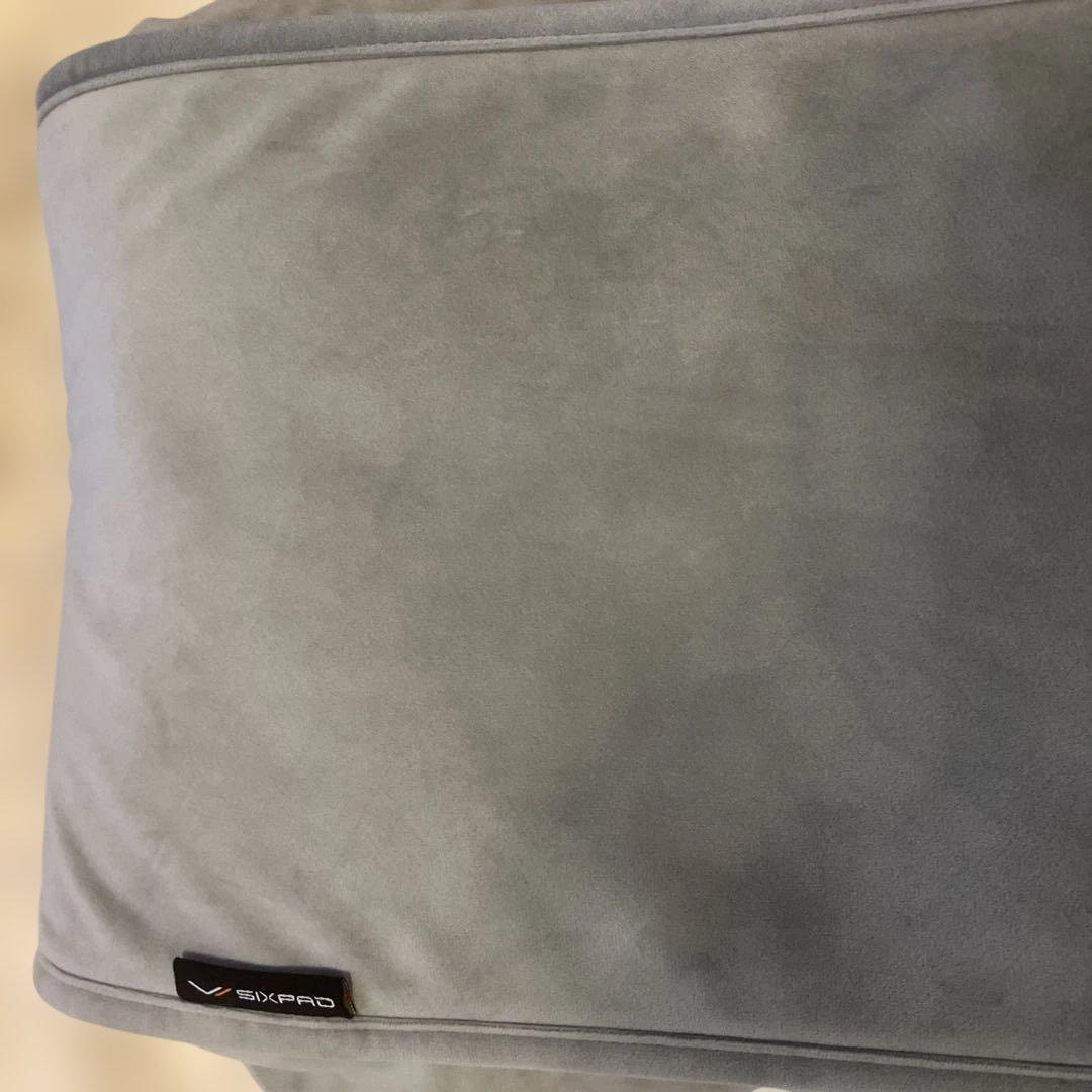 P*ん様 保証書付き！SIXPAD。余り出回らないエクササイズ！巻ける所なら何処