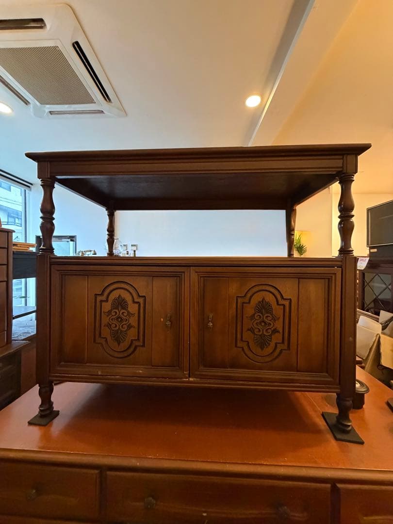 G*ん様 国産ヴィンテージ 木製キャビネット 彫刻扉 飾り棚 昭和レトロ アンテ