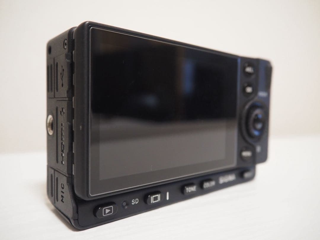 SIGMA fp フルサイズミラーレス一眼カメラ 液晶保護フィルム予備付き