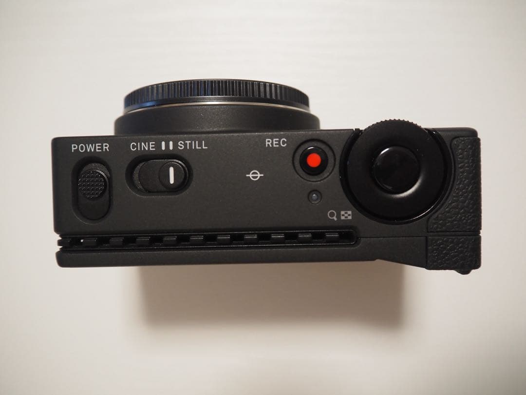 SIGMA fp フルサイズミラーレス一眼カメラ 液晶保護フィルム予備付き