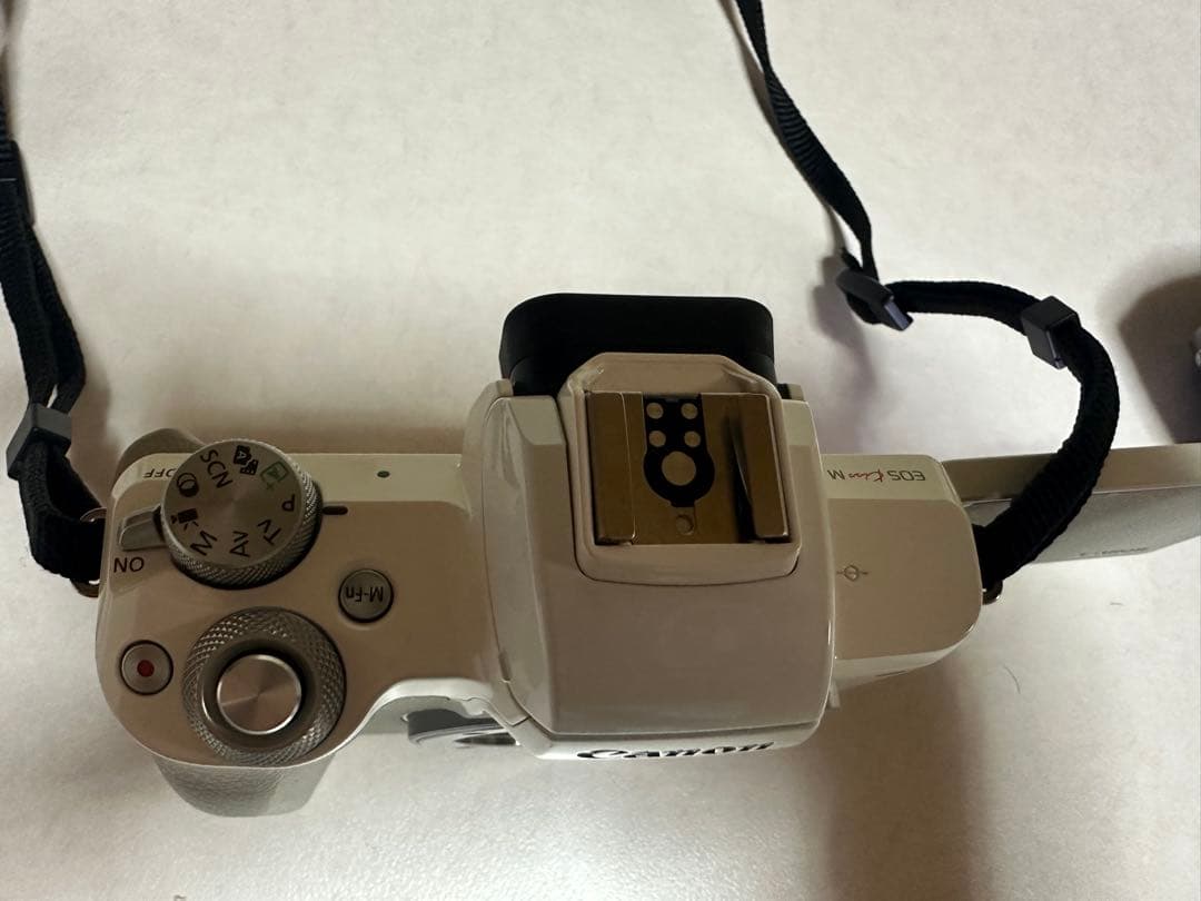 canonEOSkissM 本体レンズ2本付き