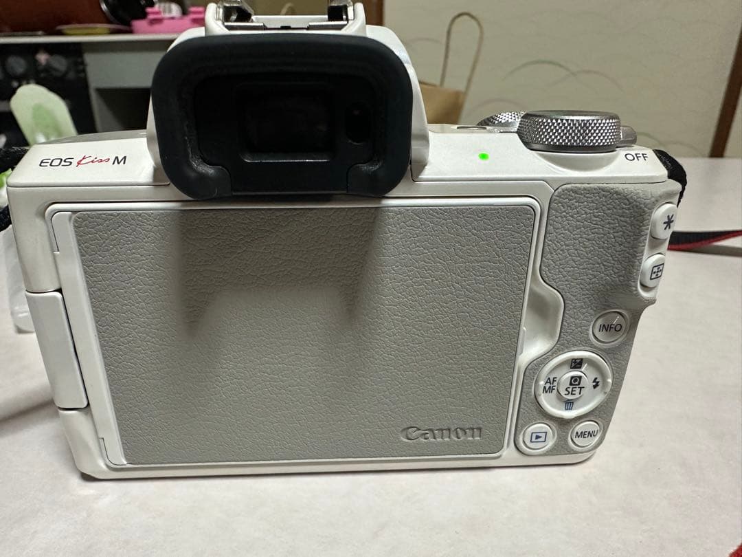 canonEOSkissM 本体レンズ2本付き