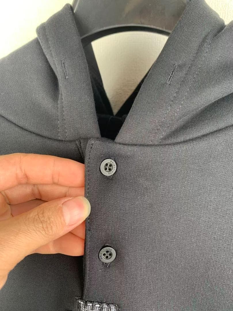 希少 balenciaga フード付きスウェット ブラック L
