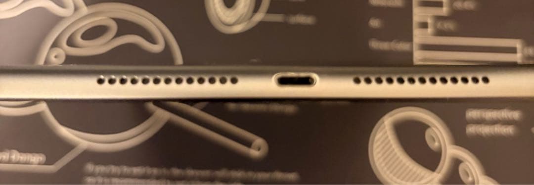 iPad (第9世代) WiFiモデル(64GB) スペースグレー