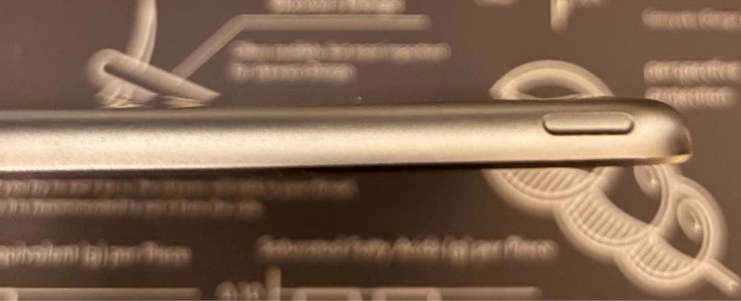 iPad (第9世代) WiFiモデル(64GB) スペースグレー