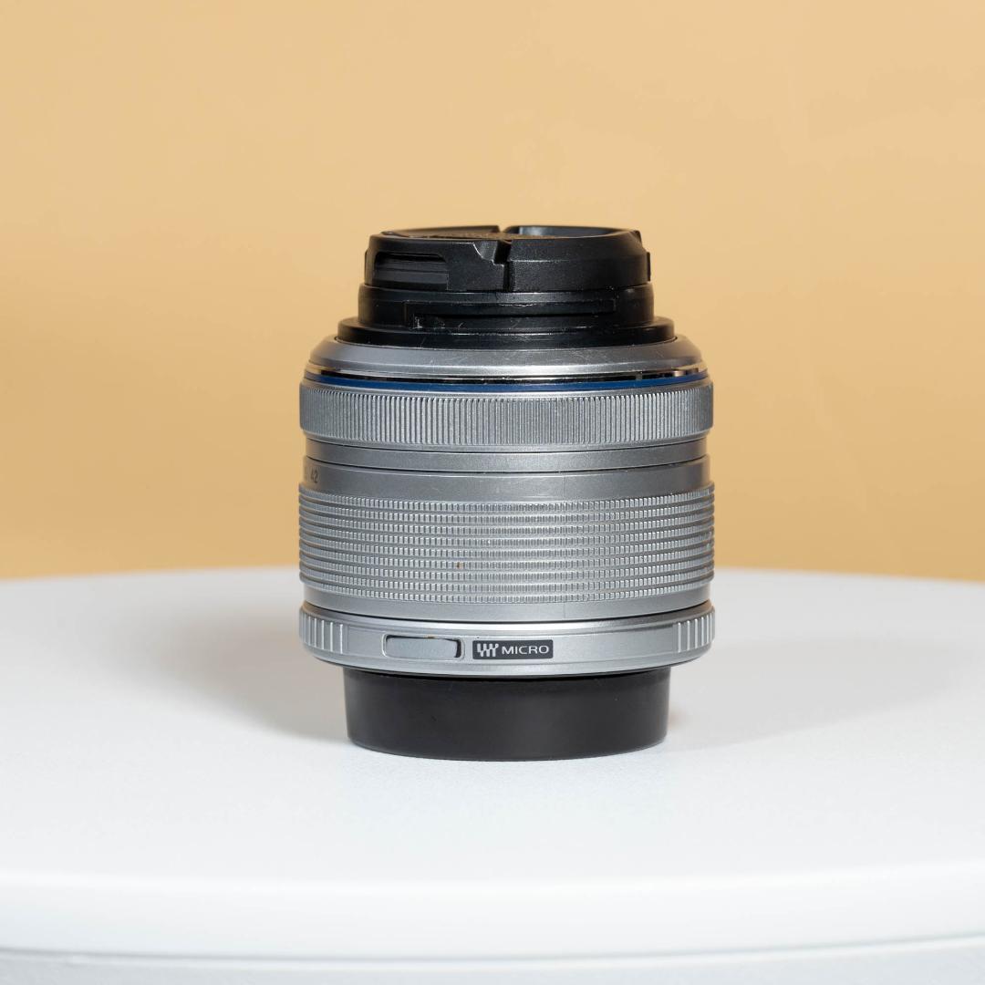 OLYMPUS M.ZUIKO DIGITAL 14-42mm Ⅱ R シルバー