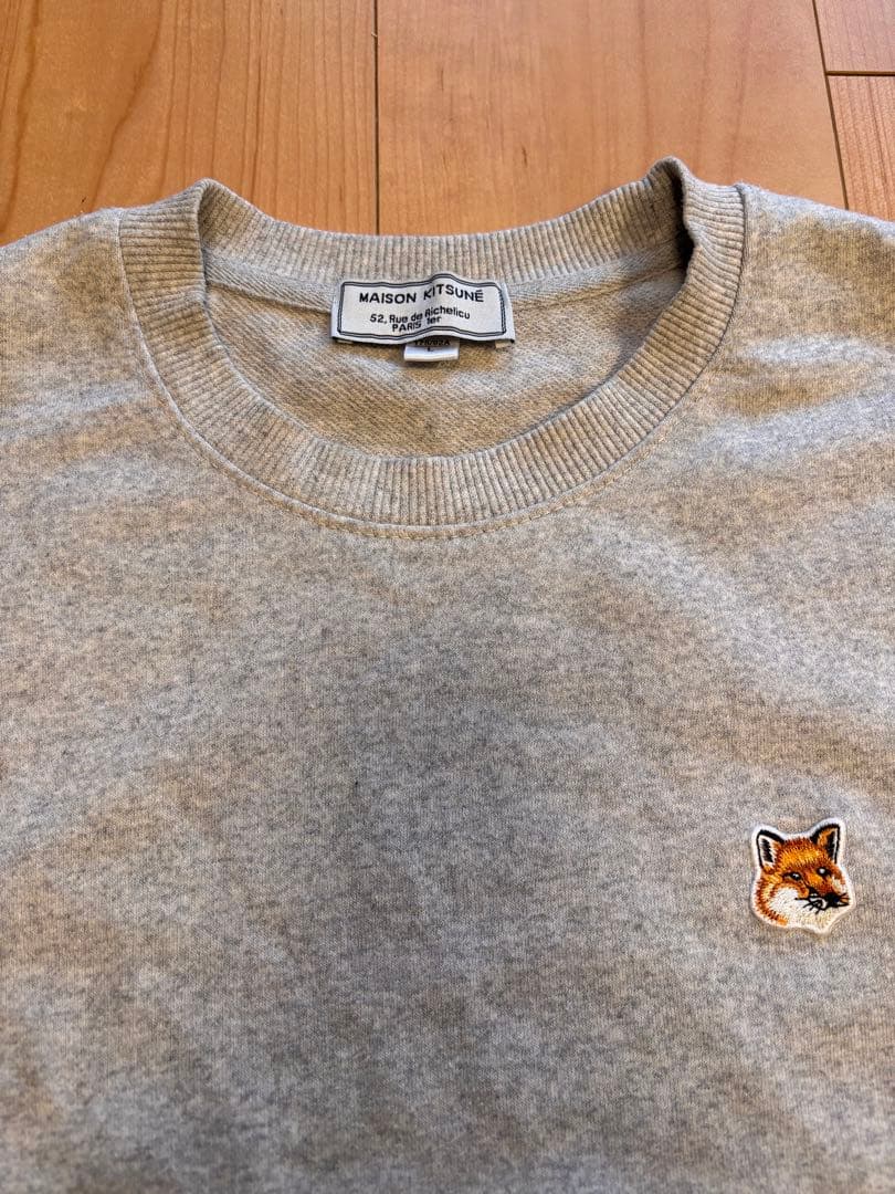 MAISON KITSUNÉ グレー クルーネック スウェット
