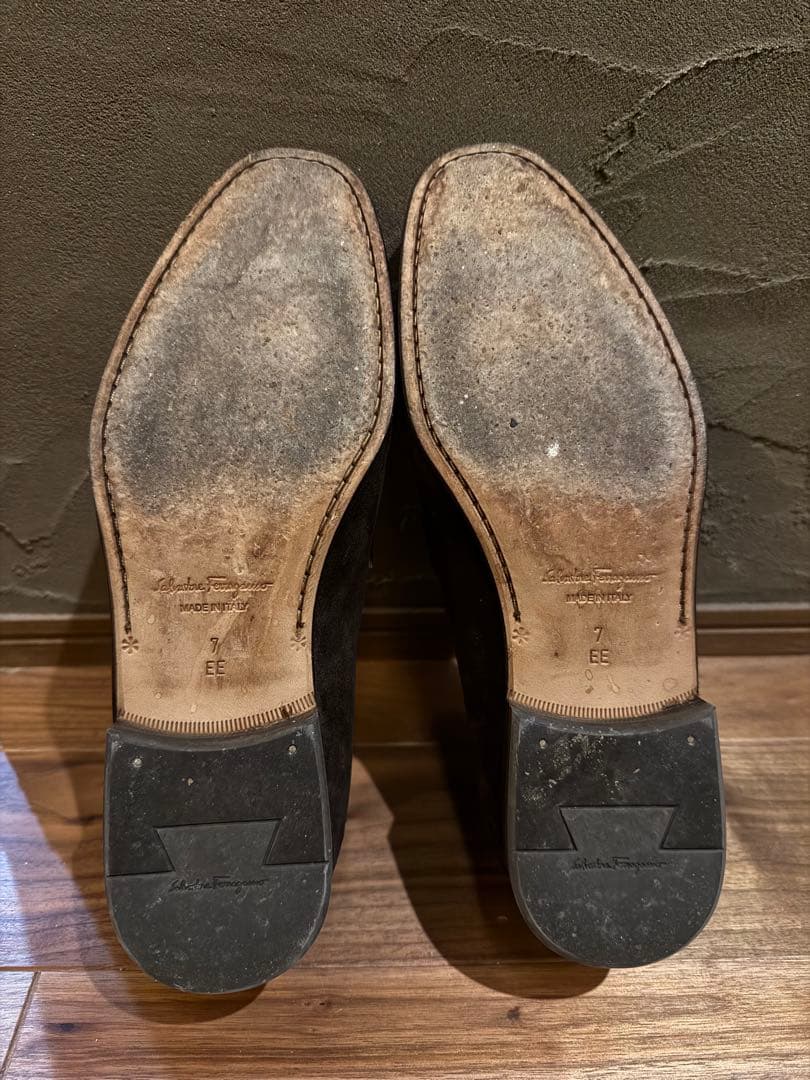 フェラガモ　ダークブラウン スエード モカシン　美品　25.5cm