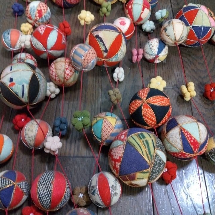 吊し雛古布ボール飾り