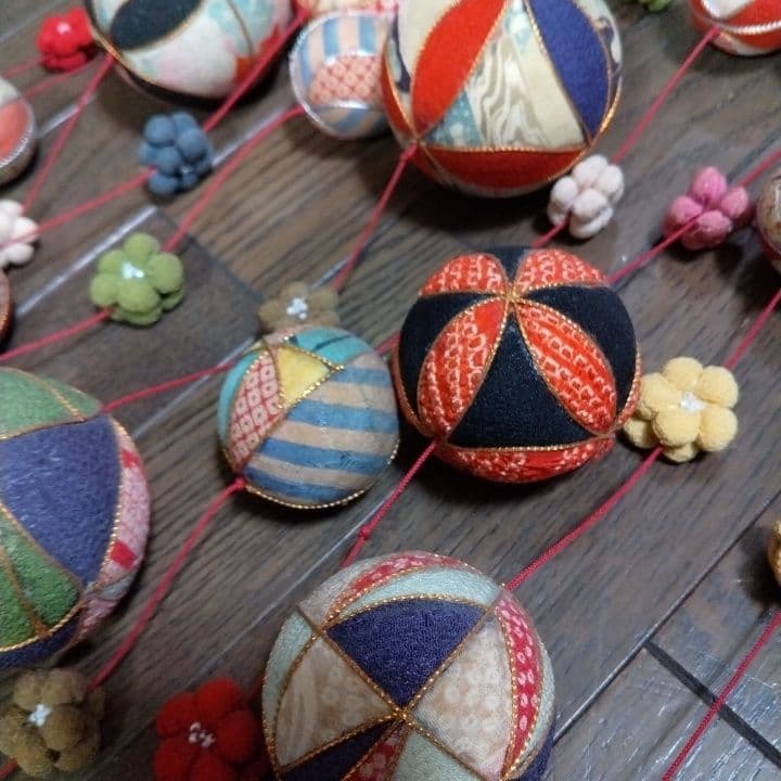 吊し雛古布ボール飾り