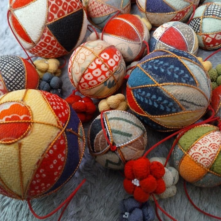 吊し雛古布ボール飾り