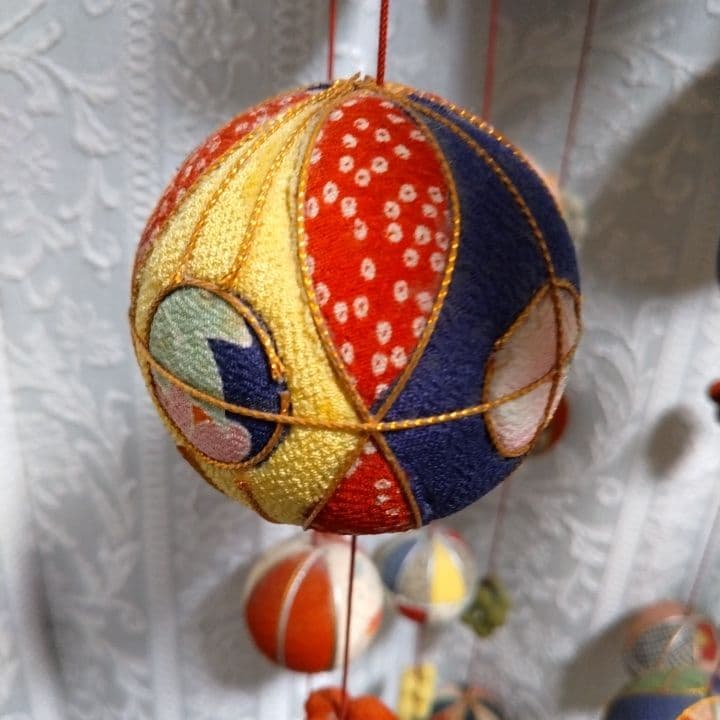 吊し雛古布ボール飾り