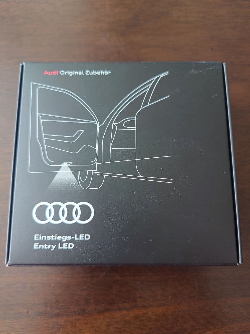 アウディ純正 ドア エントリーライト「Ｓ」ロゴ 　Audi