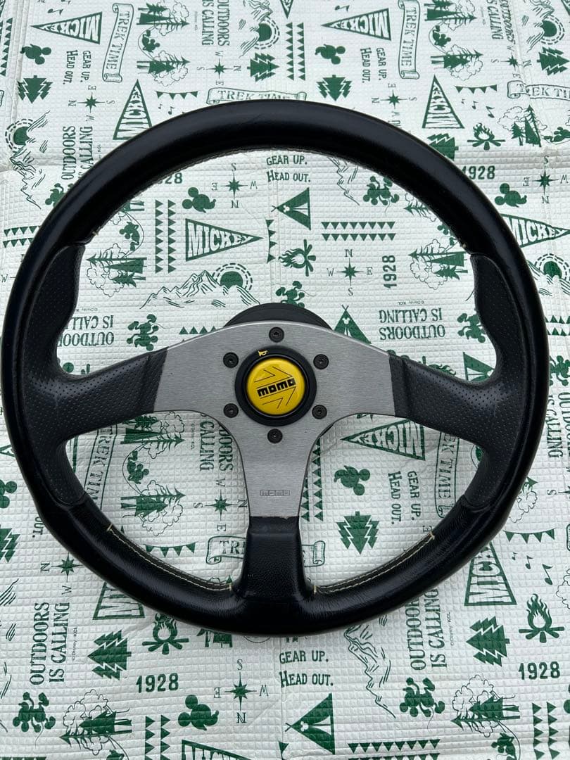 MOMOスポーツステアリング