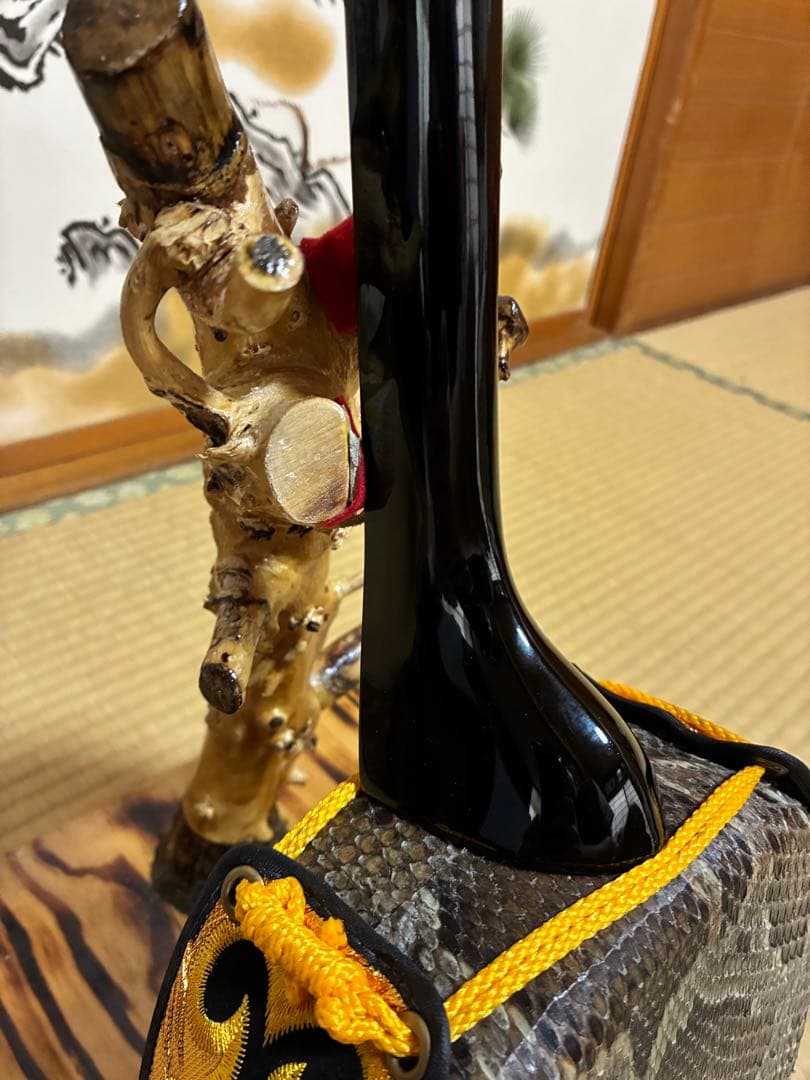 沖縄三線！貴重！知念大工型！本蛇皮！本張り！【一枚張り】まる⑥⑧