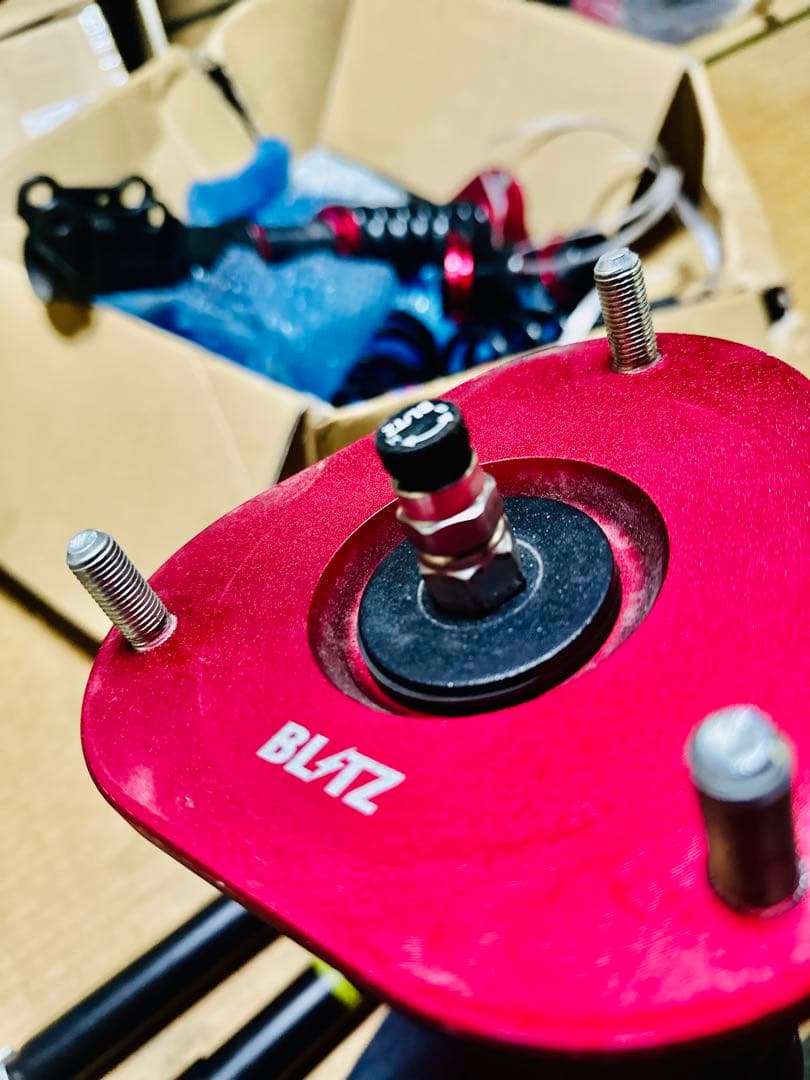 見切り処分！ハリアー　BLITZ ダンパーZZR