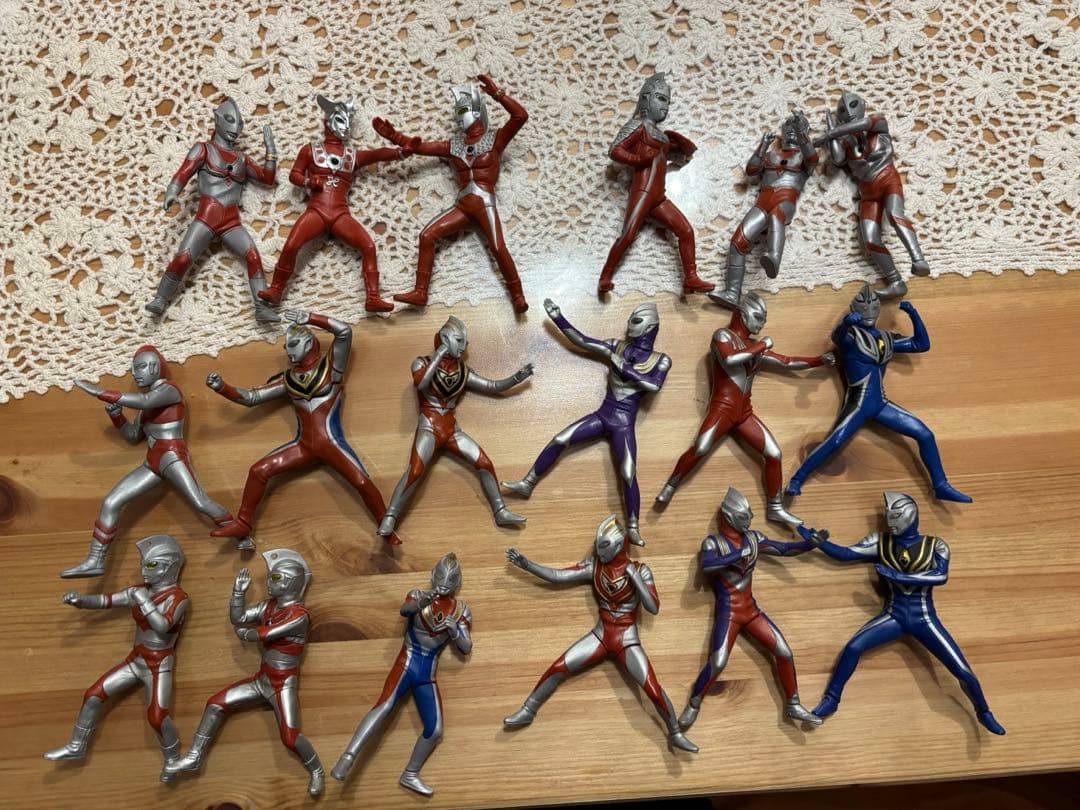 アルティメットルミナス　18体セット