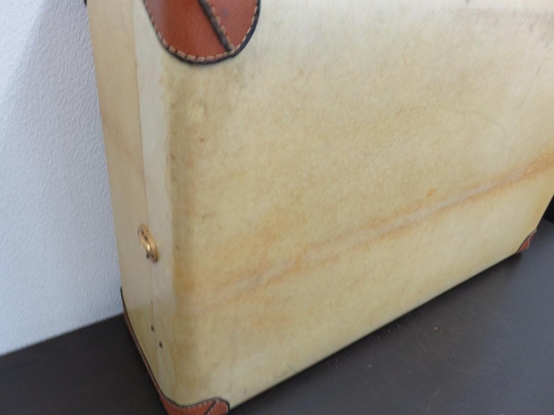 ヴィンテージ 本革トランク アンティーク 鍵付き イタリア製 トランクケース