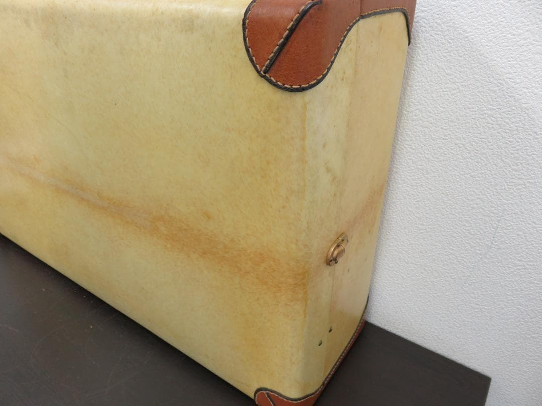 ヴィンテージ 本革トランク アンティーク 鍵付き イタリア製 トランクケース