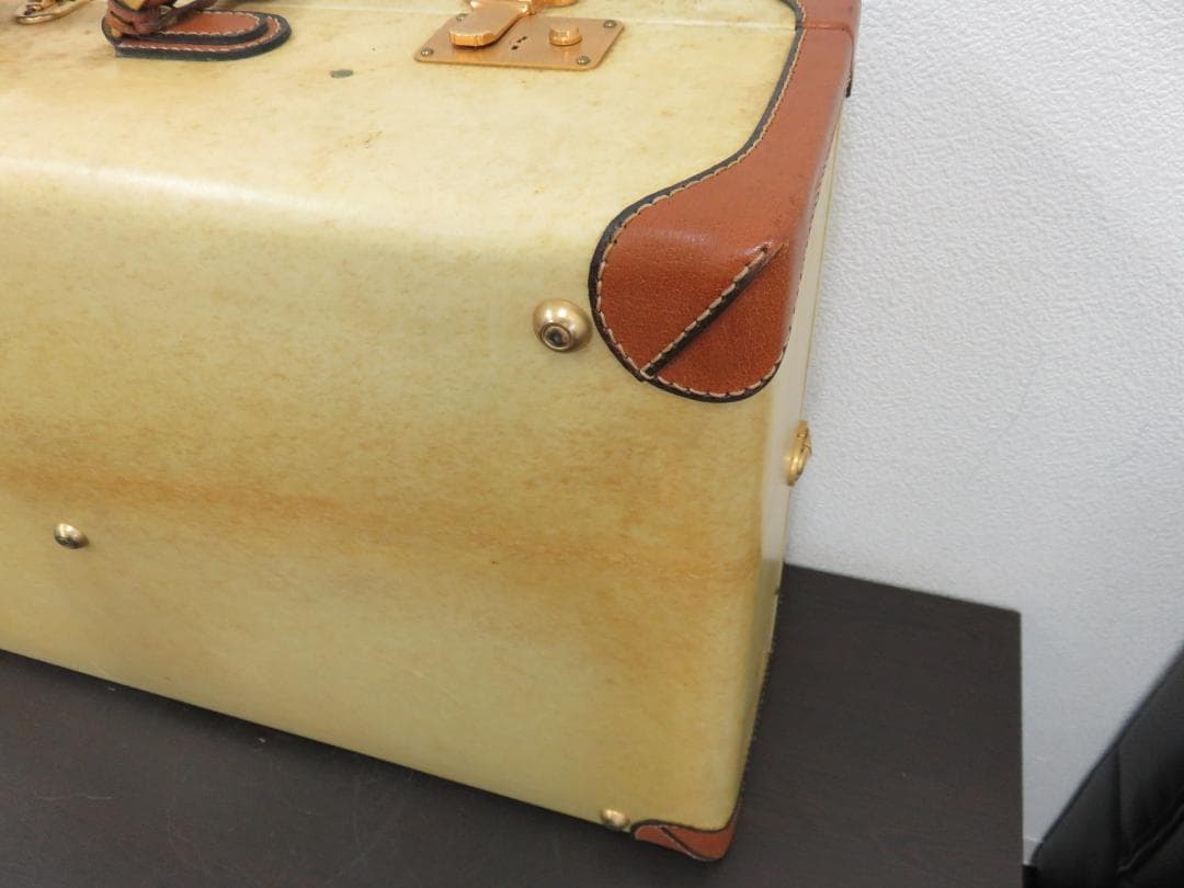 ヴィンテージ 本革トランク アンティーク 鍵付き イタリア製 トランクケース