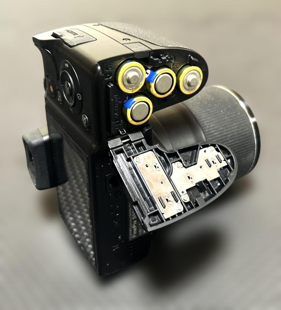 【週末値下げ】FUJIFILM FinePixデジタルカメラ S9200ブラック