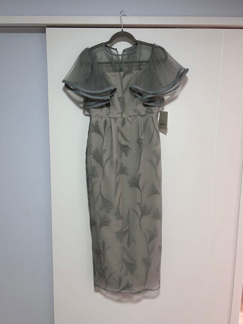 【タグ付き新品】LE’RURE リルアー　サーキュラースリーブフラワードレス