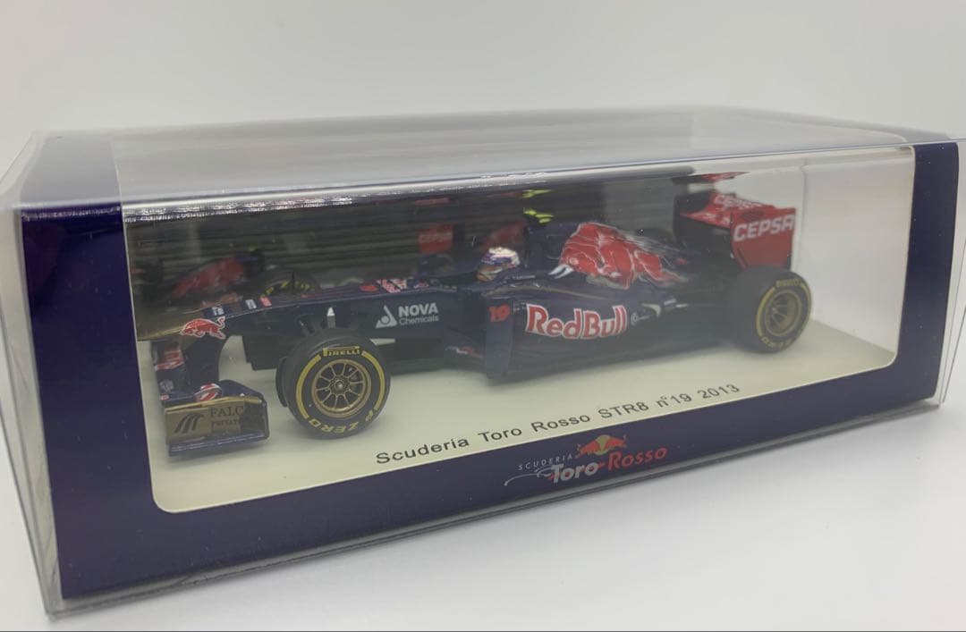 1/43 Scuderia Toro Rosso STR8 D.リカルド