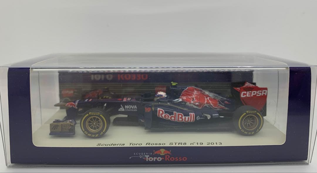 1/43 Scuderia Toro Rosso STR8 D.リカルド