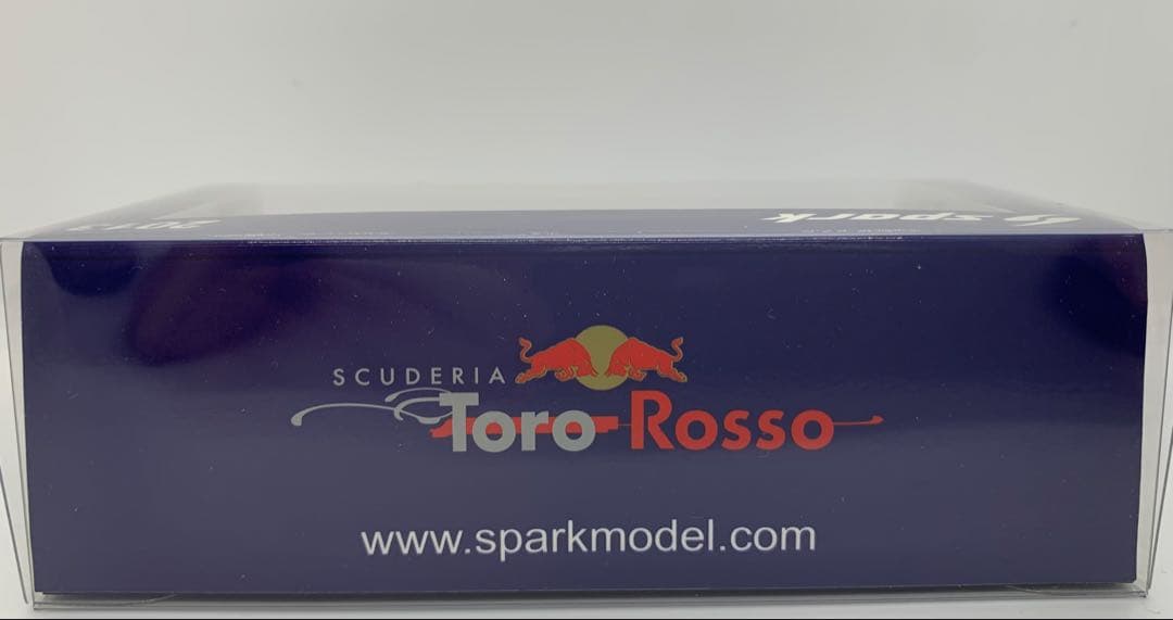 1/43 Scuderia Toro Rosso STR8 D.リカルド
