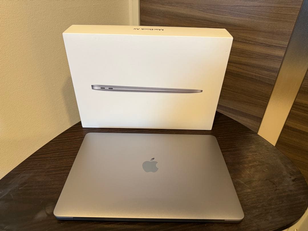 【M1 MacBook Air 】バッテリー残98%、テカリなし、充放電84回