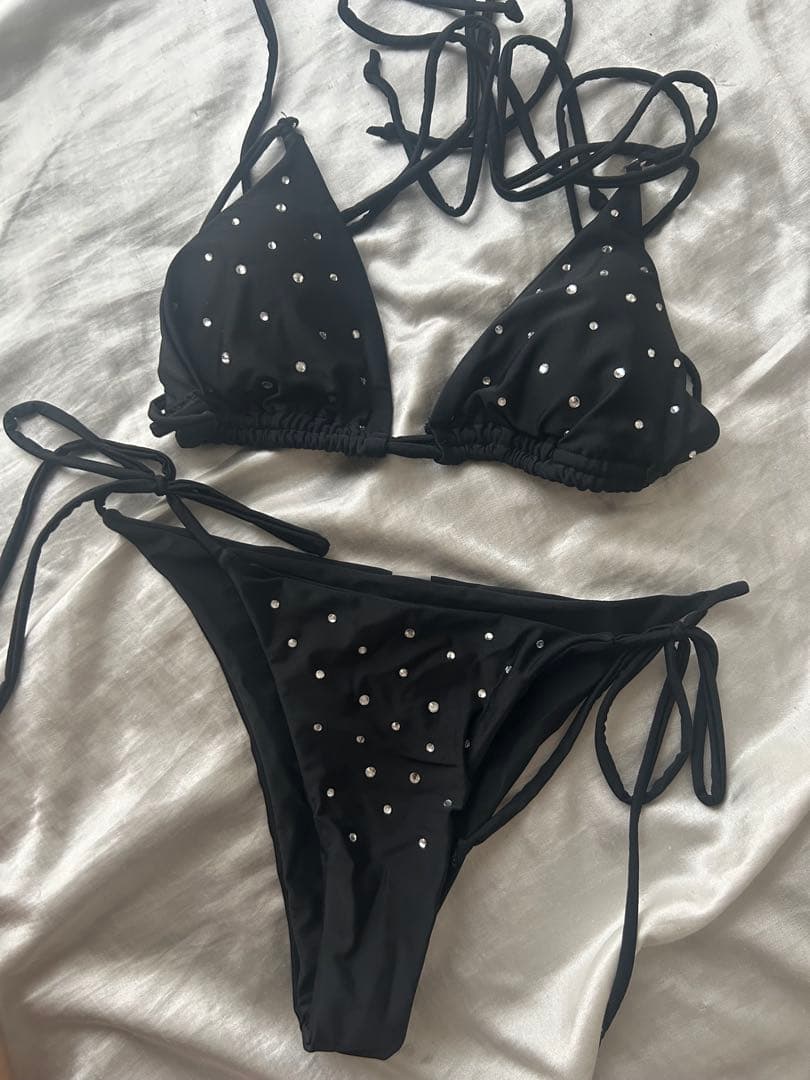 黒ビキニ