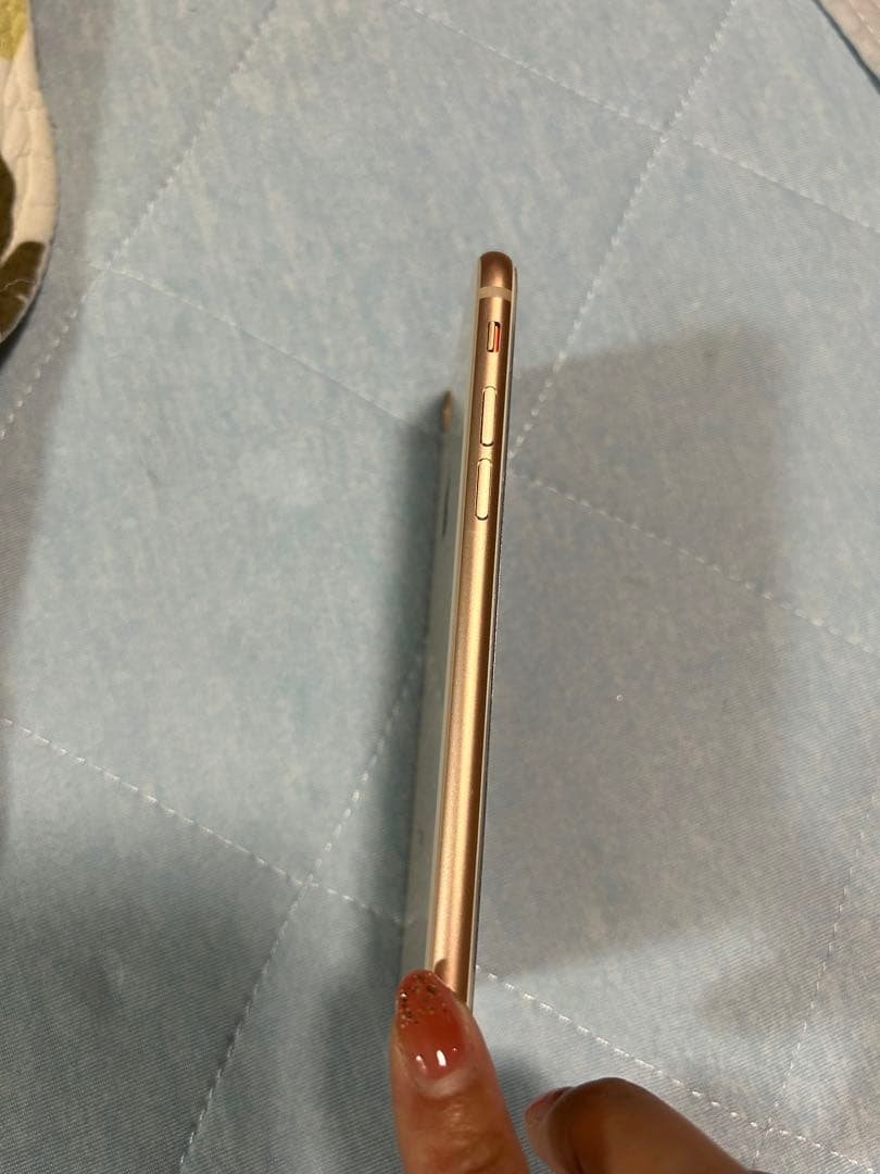 割れ有iPhone 8 ゴールド 極美品