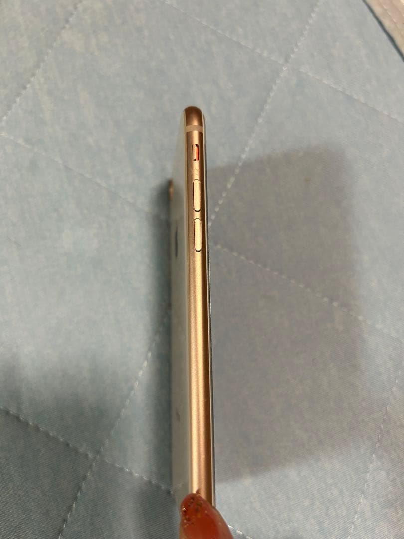 割れ有iPhone 8 ゴールド 極美品