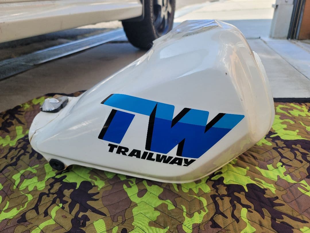 TW200純正ガソリンタンク