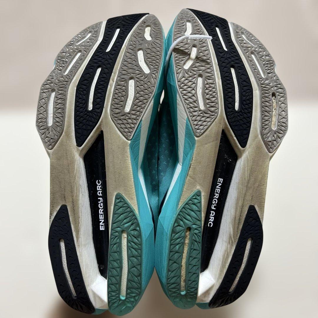 New Balance FuelCell Elite v4ランニングシューズ