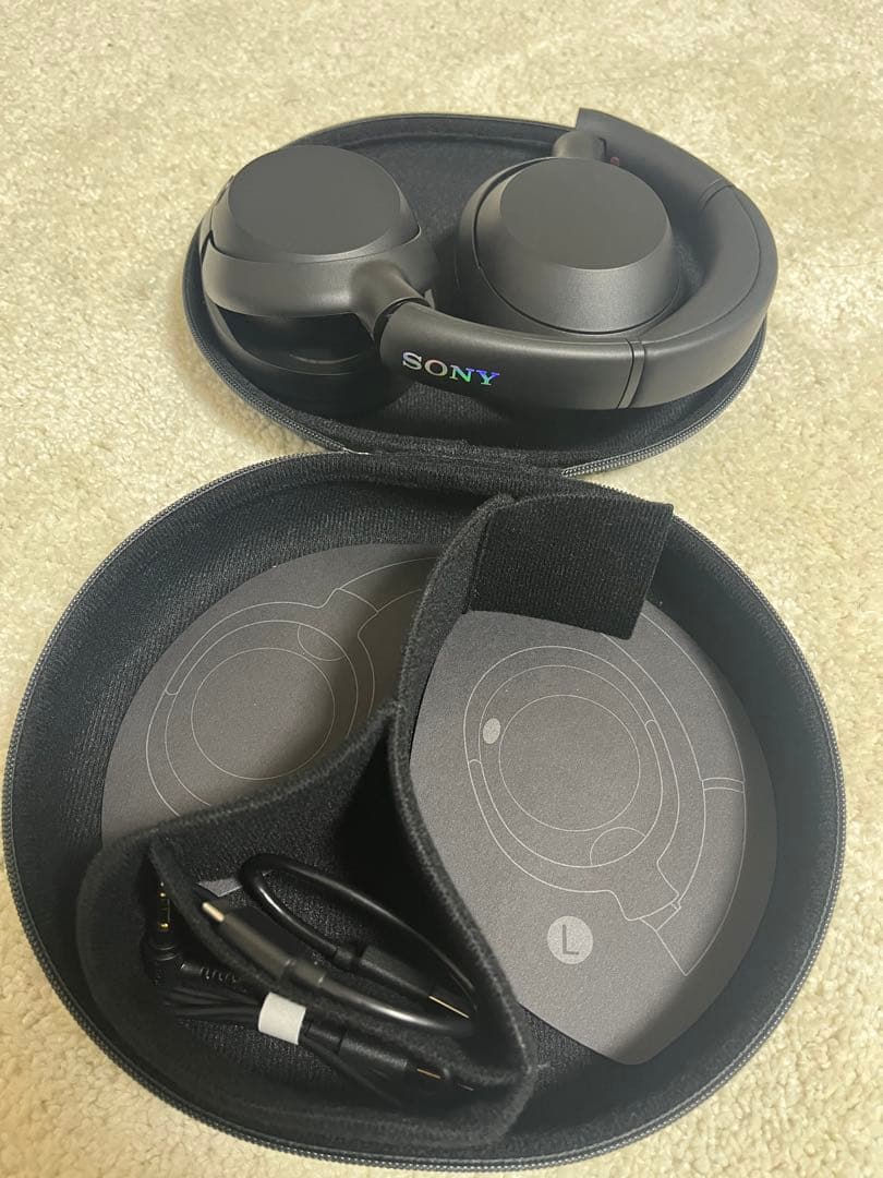 SONY ワイヤレスヘッドホン ブラック 収納ケース付き