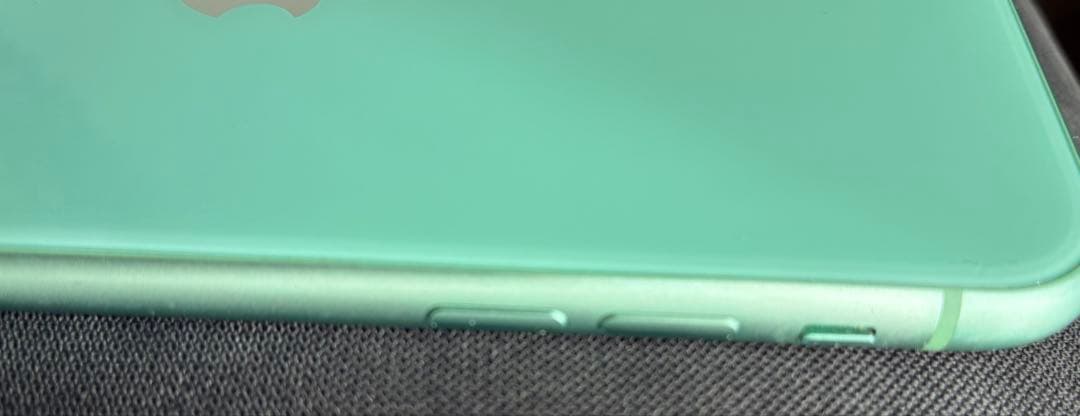 【液晶画面に若干難あり】Apple iPhone 11 64GBグリーン