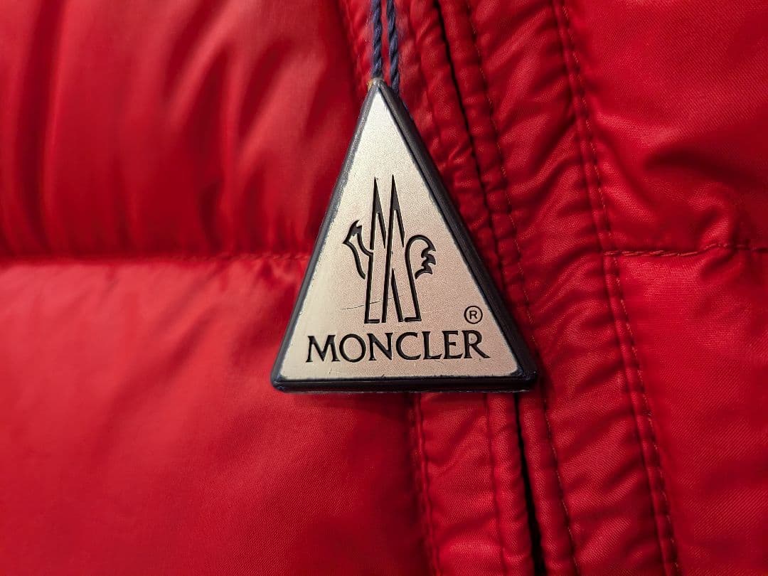 【美品】MONCLER（モンクレール）赤 ダウンベスト