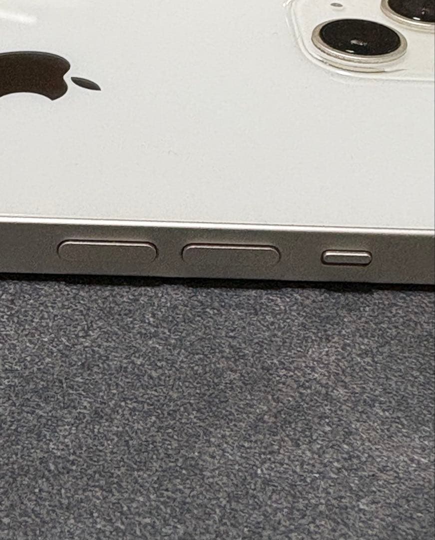 iPhone 13 256GB ホワイト 本体 SIMロック解除済